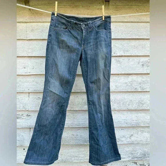 Elie tahari low rise flare jeans in good condition size 8 blue - Picture 1 of 8